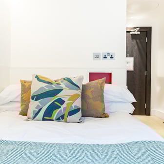 Deluxe En Suite - Image 6